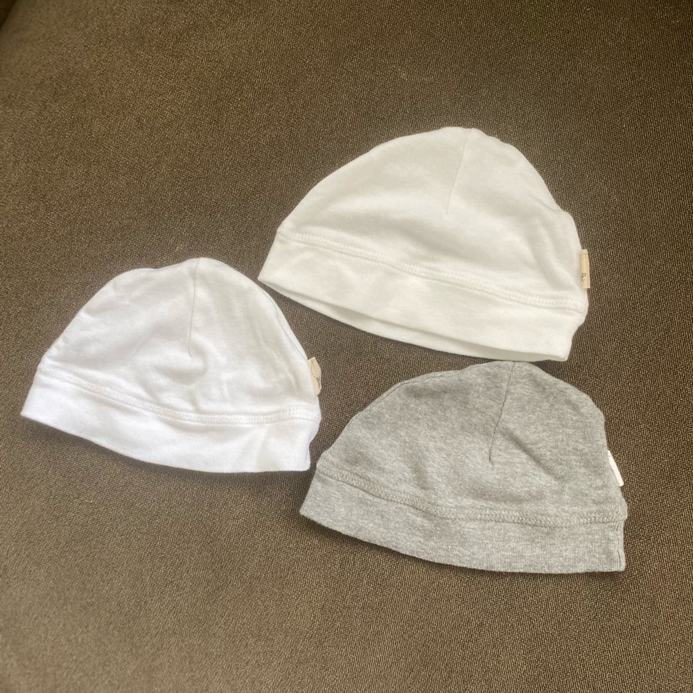 ❌❌SOLD❌❌Burts bees baby beanies